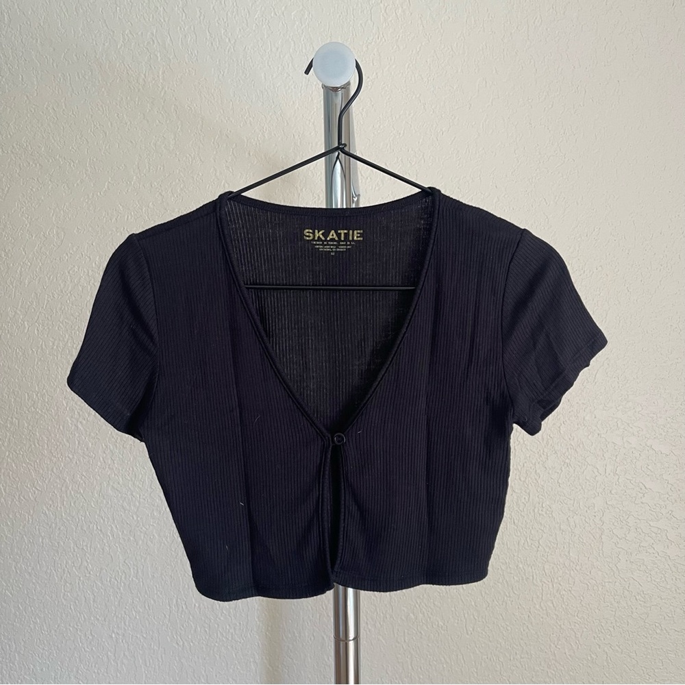 Black Ribbed Crop Top